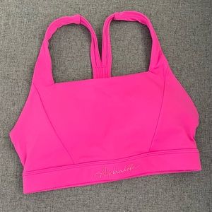 Alphalete Pulse Kinetic Bra in Arcade Pink (XXS)